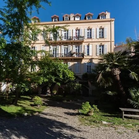 Moderne Proche Suquet Apartman *